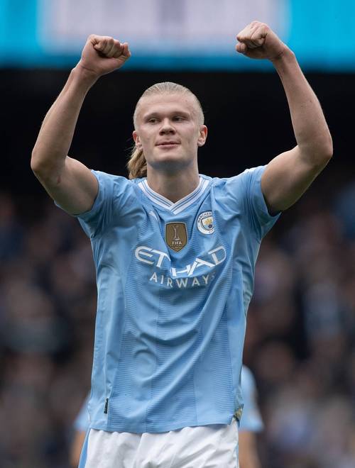 阿莱格里31场米兰和都灵德比取胜19场，仅输5场（阿莱格里31次出战米兰与都灵德比，19胜仅5负）