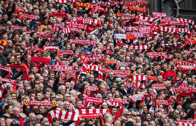 欧文突破防守造成杀伤球成功（欧文强突撕裂防线造犯规并完成得分）