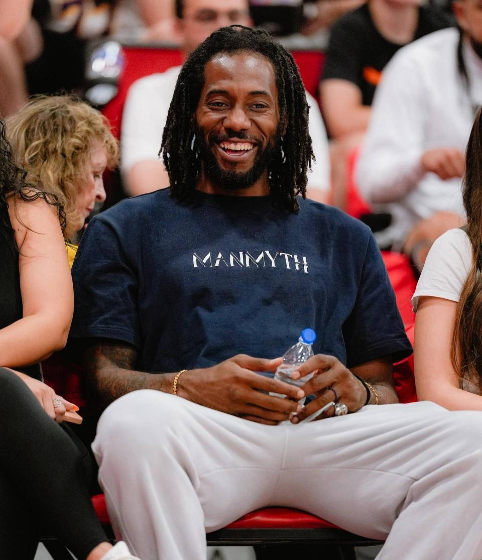 立大功！杨瀚森造埃迪第5次犯规，后者被换下（关键一幕！杨瀚森造成埃迪第5次犯规，埃迪随即被换下）