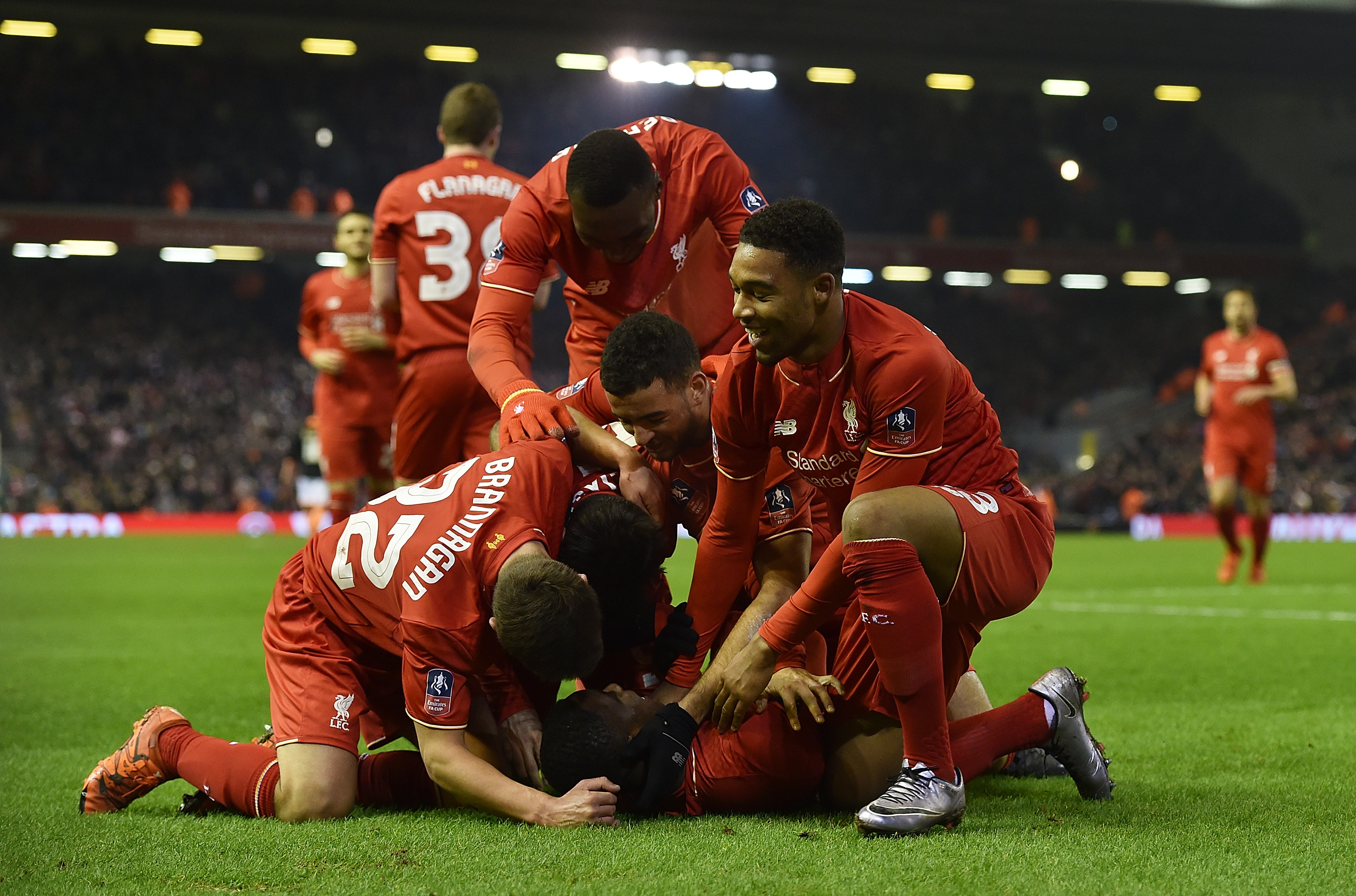 布斯克茨退役，10年世界杯冠军西班牙仅剩5人仍在踢球（布斯克茨挂靴，西班牙2010世界杯冠军班底仅余5人仍在征战）