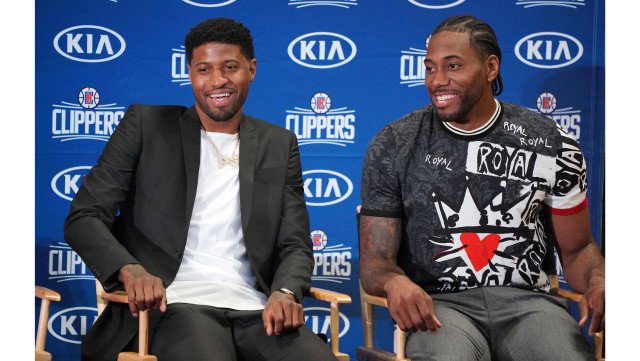 别把跑车当坦克！莱奥转型中锋，是补了短板却废了武功？（别让跑车去撞线！莱奥转中锋，补短还是削长？）