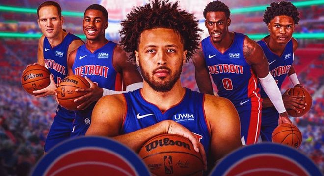 告别队长，热刺球员赛后在球场上将孙兴慜高高抛起（赛后致敬队长，热刺众将在场上把孙兴慜抛起庆祝）