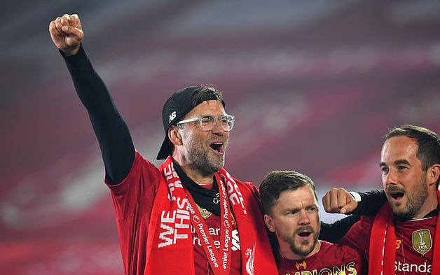 因抱怨染黄，内马尔：裁判不仅水平差，傲慢的态度也令人作呕（因抱怨吃到黄牌，内马尔怒斥裁判：水平低下，傲慢态度令人作呕）