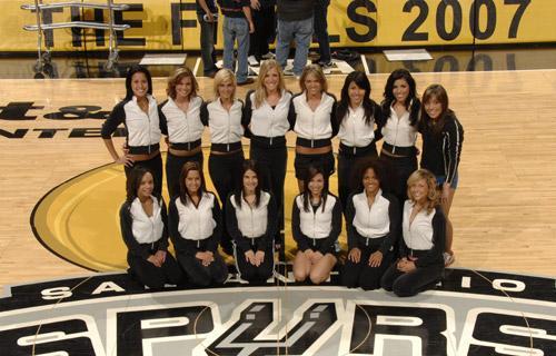 加内特：我们正处于库里的时代，他是GOAT&小球风潮救世主（加内特盛赞库里：他主宰这个时代，堪称GOAT与小球潮流的救世主）