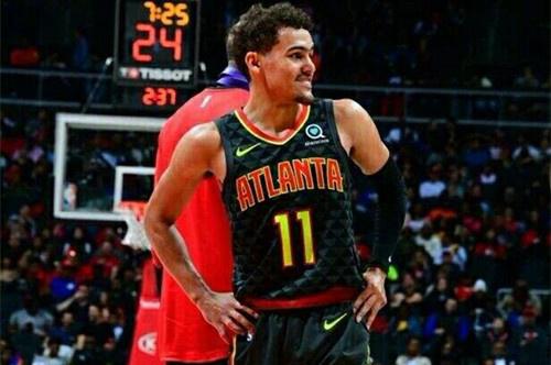 随着AC米兰3-2大逆转，意甲最新积分榜出炉：榜首易主+前三重洗牌（AC米兰3-2逆转，意甲新积分榜出炉：榜首易位，前三重排）