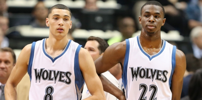 德甲生涯第10次戴帽，凯恩赛后将比赛用球带走收藏（凯恩德甲第10次上演帽子戏法，赛后带走比赛用球留作纪念）