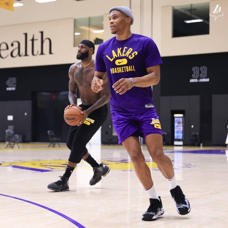 NBA：快船末节逆转鹈鹕（NBA：快船末节发力逆转鹈鹕）