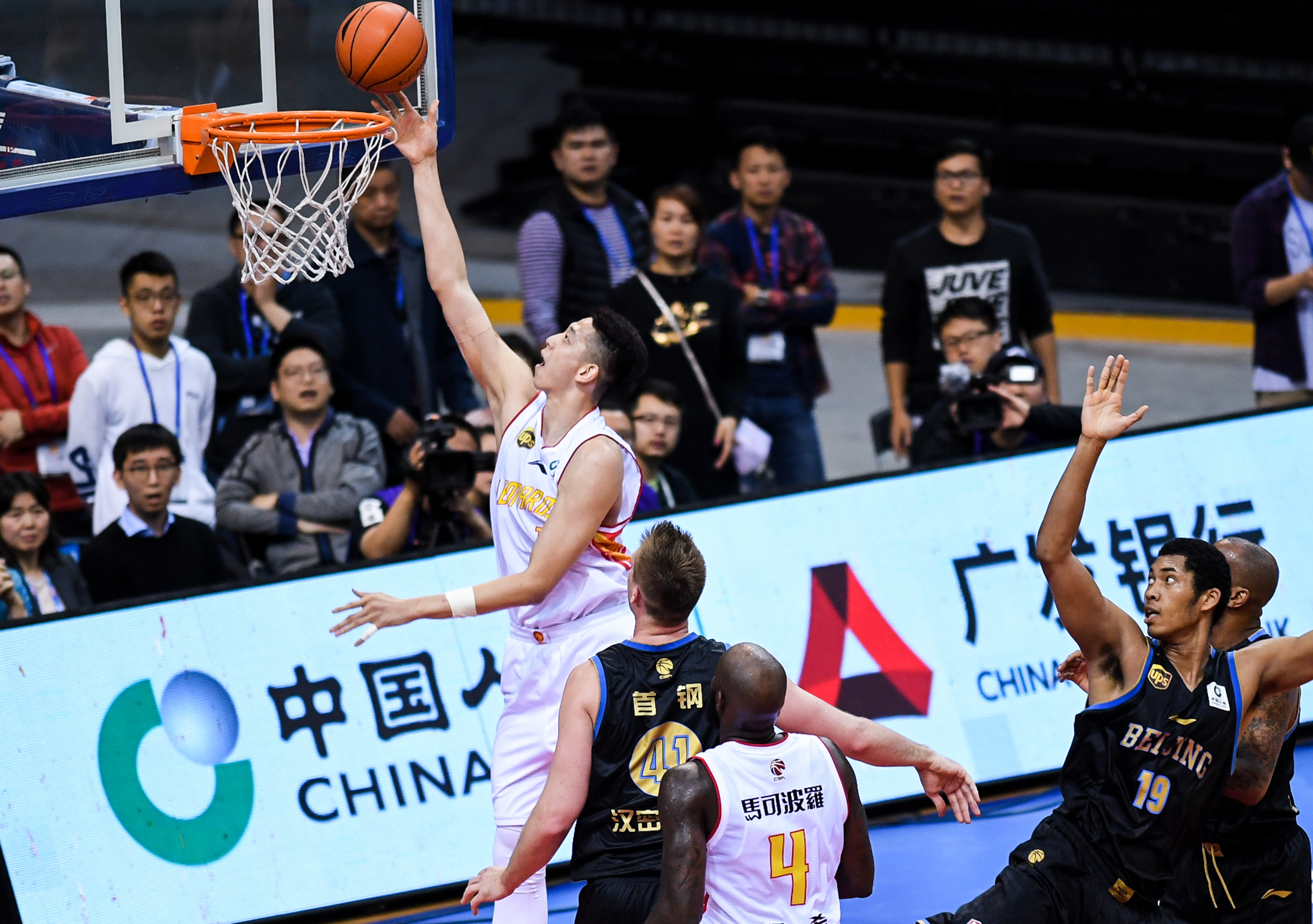 弗兰克：克罗地亚队成功的原因是团结；我曾看着魔笛比赛长大（弗兰克：克罗地亚成功靠团结；我看着魔笛踢球长大）