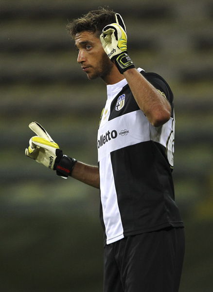 巴萨重返诺坎普进行公开训练，卡萨多：我梦想着在这里踢球（巴萨回归诺坎普开放训练，卡萨多：在这里踢球是我的梦想）