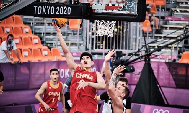 适应半局后全程压制！孙颖莎横扫米特兰姆！国乒5-1领先德国！（短暂磨合后全面掌控，孙颖莎横扫米特兰姆，国乒5比1领先德国）