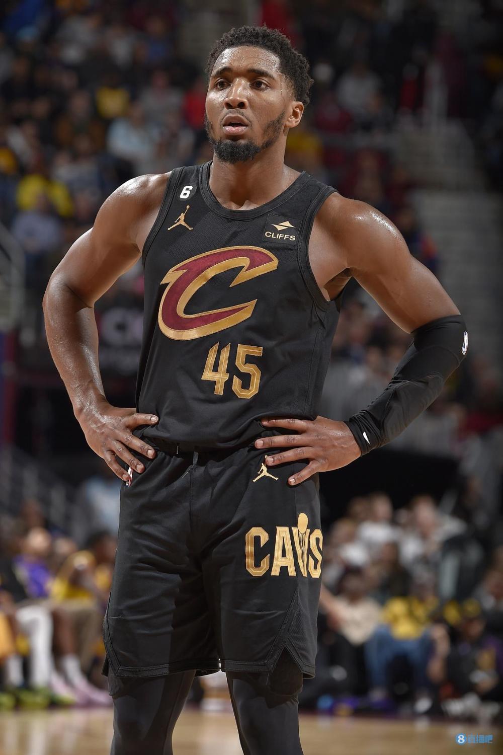 世体：特狮仍在术后恢复中，多家俱乐部有意租借他半个赛季（世体：特狮仍处术后康复期，多家俱乐部盼半季租借）