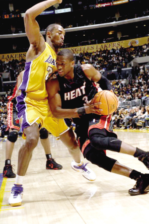 天津战辽宁大名单：姜宇星首秀，莫兰德、林庭谦、詹姆斯在列（天津对阵辽宁名单出炉：姜宇星迎首秀，莫兰德、林庭谦、詹姆斯入选）