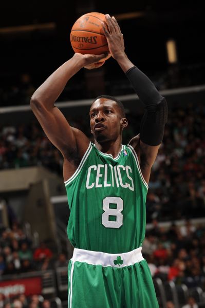 为何亲斯内德？穆帅：斯内德给了我三冠王，那是最棒的一年（穆帅谈为何偏爱斯内德：他助我成就三冠 那是我最辉煌的一年）