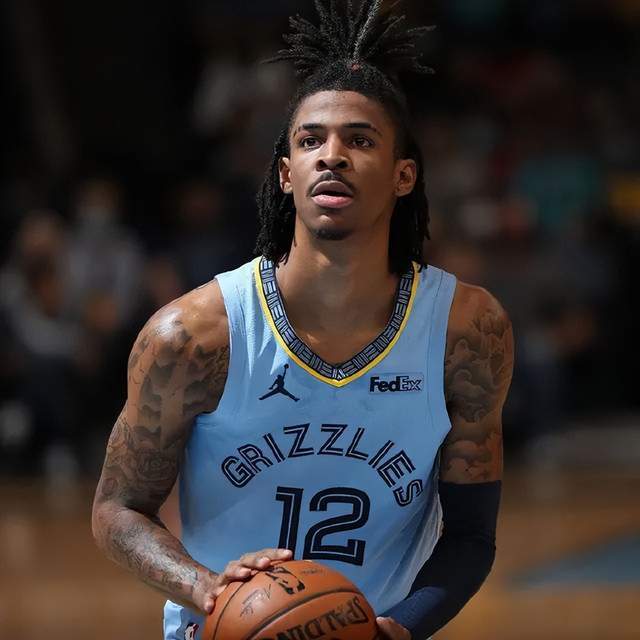 布伦森尼克斯生涯已45次砍下35+ 队史第3人 尤因93次甜瓜50次（布伦森在尼克斯已第45次砍下35+，位列队史第三，仅次于尤因（93次）与甜瓜（50次））