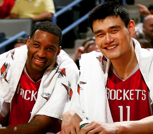 他低调却掌控比赛（不张扬却掌控全场）